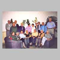 105-1023 Teilnehmer des Klassentreffens der Mittelschule Tapiau im Jahre 2001.jpg